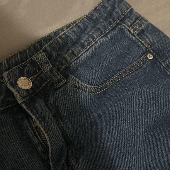 Dark blue jeans - Picture 2 of 4